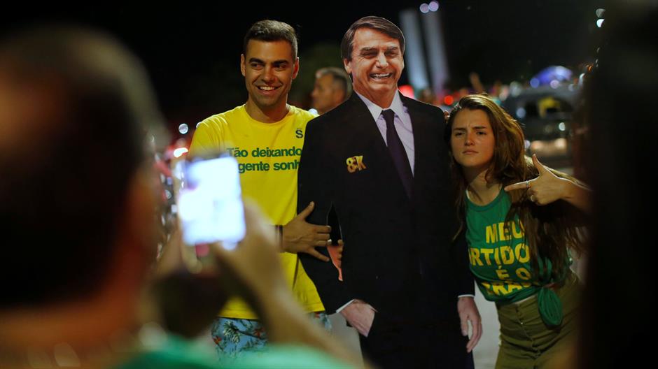 2018-10-29T024835Z_2103332861_RC1EDFD89370_RTRMADP_3_BRAZIL-ELECTION