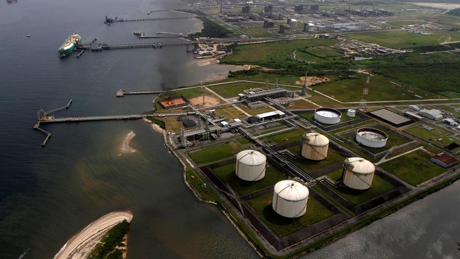 2018-11-06T145532Z_759651671_RC13E278BAE0_RTRMADP_3_OIL-NIGERIA-NLNG