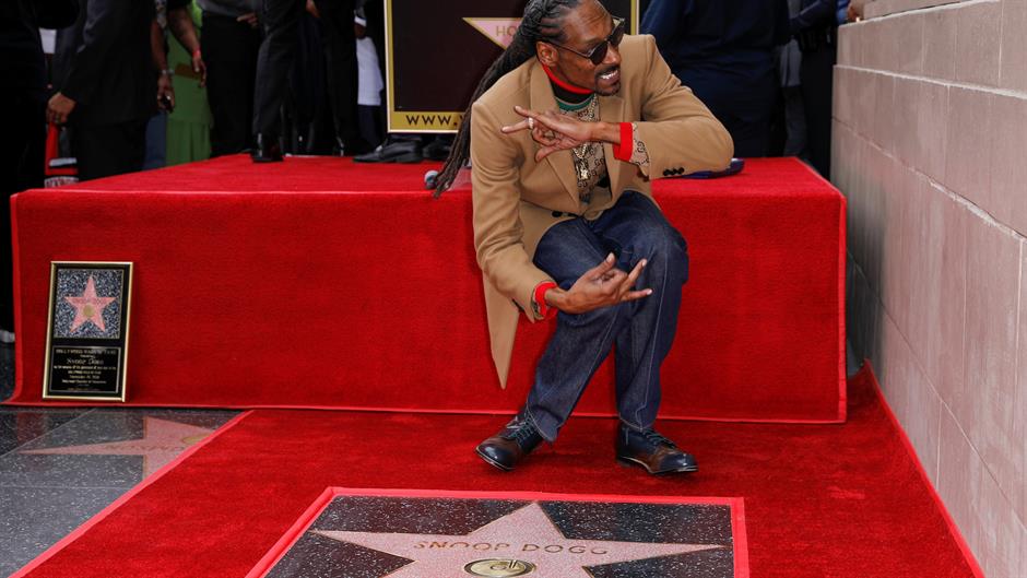 2018-11-19T213545Z_1910593415_RC1CC74CFD70_RTRMADP_3_PEOPLE-SNOOP-DOGG