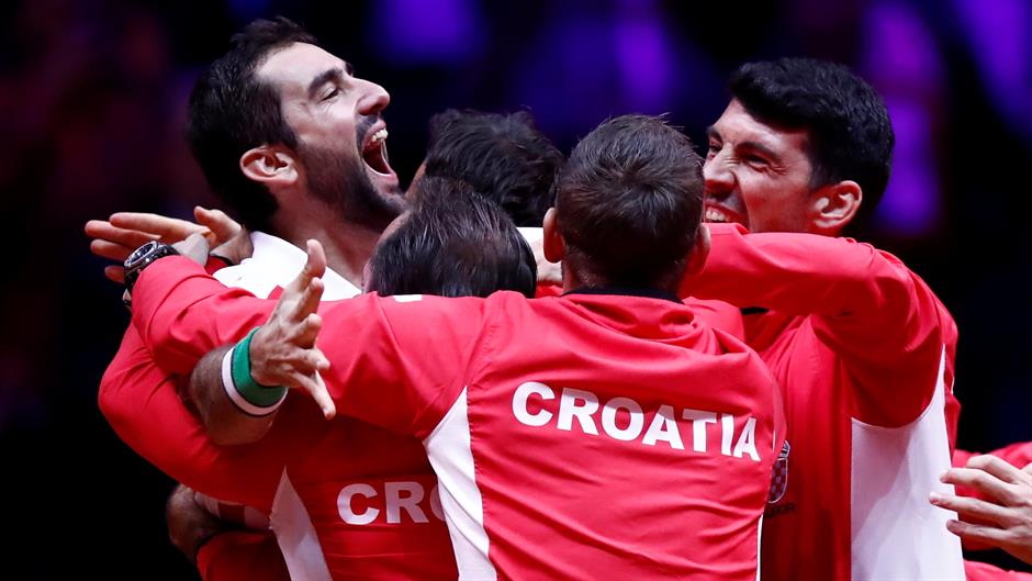 2018-11-25T143808Z_2122291355_RC13BF7A0400_RTRMADP_3_TENNIS-DAVISCUP-FINAL