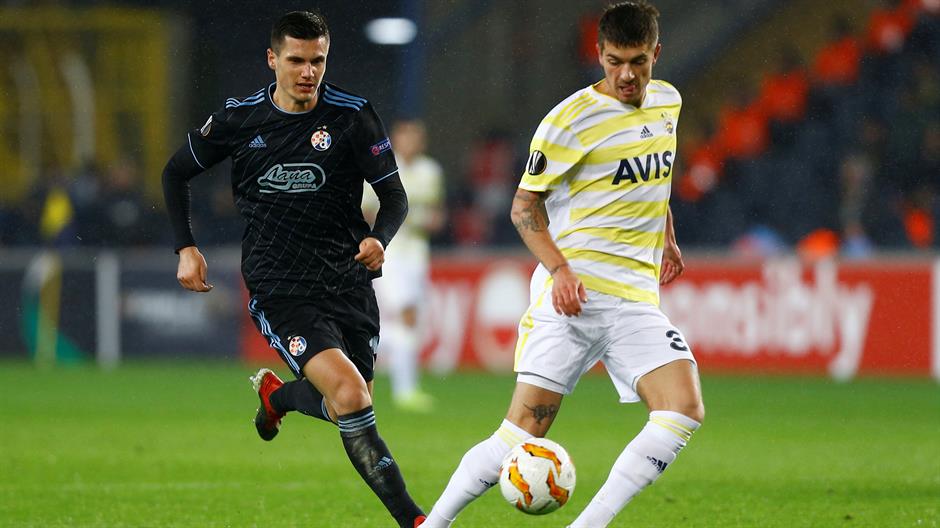 2018-11-29T183119Z_1259259061_RC16DC9804B0_RTRMADP_3_SOCCER-EUROPA-FEN-DZA