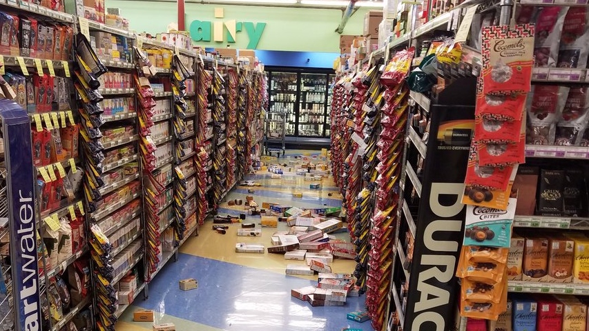 2018-11-30T190335Z_874603485_RC1603740B30_RTRMADP_3_QUAKE-ALASKA