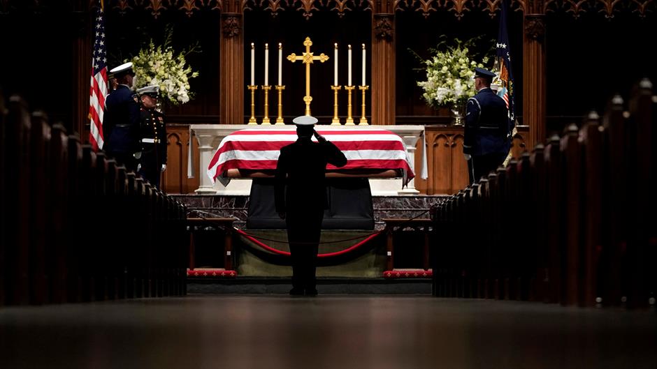 2018-12-06T020034Z_892258804_RC14182B3AD0_RTRMADP_3_PEOPLE-BUSH(1)