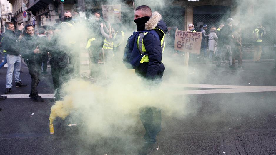 2018-12-08T111510Z_1723162468_RC12135A6D80_RTRMADP_3_FRANCE-PROTESTS