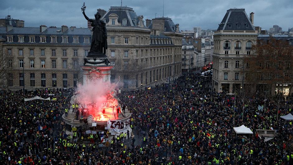 2018-12-08T154958Z_351348366_RC132F469EA0_RTRMADP_3_FRANCE-PROTESTS
