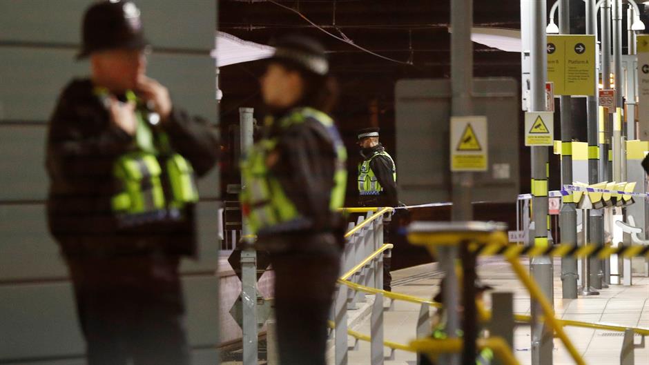 2019-01-01T010458Z_143159353_RC16E3DC8C30_RTRMADP_3_BRITAIN-SECURITY-MANCHESTER