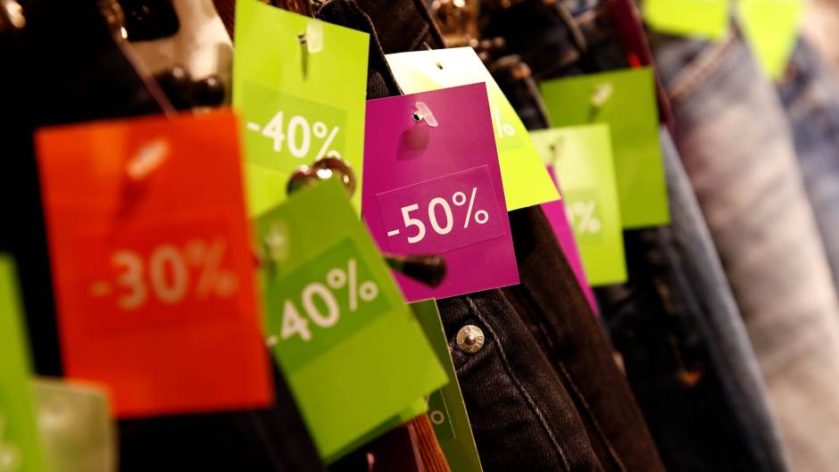 2019-01-09T094246Z_526157634_RC17163A21B0_RTRMADP_3_FRANCE-SALES-WINTER