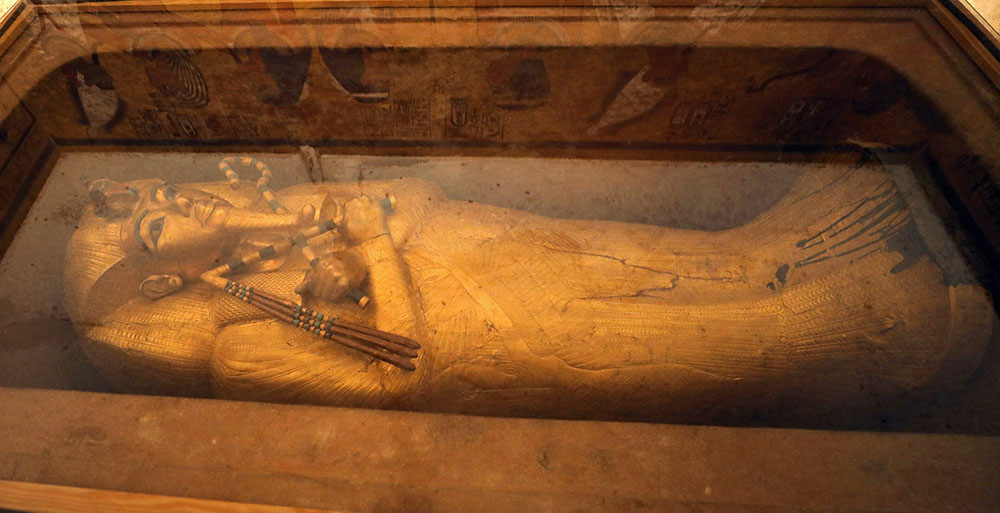 2019-01-31T123714Z_1340369286_RC1CC8A4E9C0_RTRMADP_3_EGYPT-ARCHAEOLOGY-TUTANKHAMUN