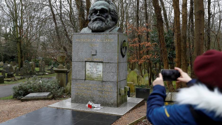 2019-02-05T145630Z_1216576983_RC19577947A0_RTRMADP_3_BRITAIN-CEMETERY-MARX