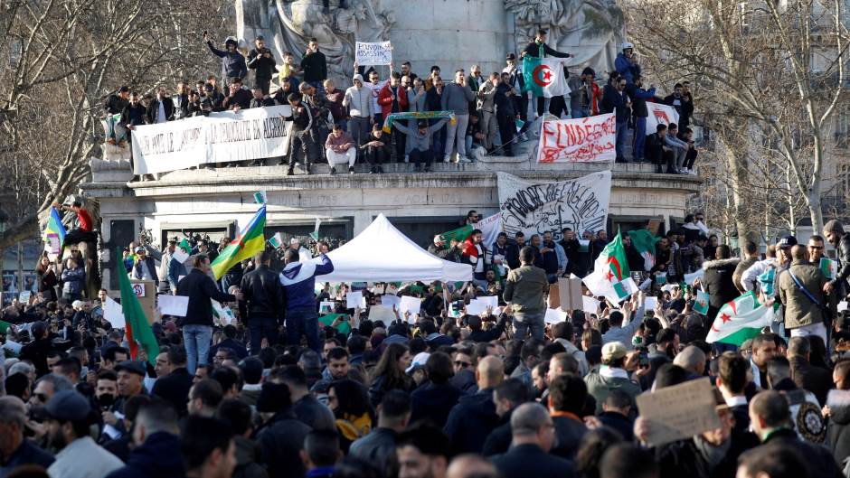 2019-02-24T170355Z_461820471_RC18B126CD90_RTRMADP_3_ALGERIA-BOUTEFLIKA-FRANCE-PROTEST