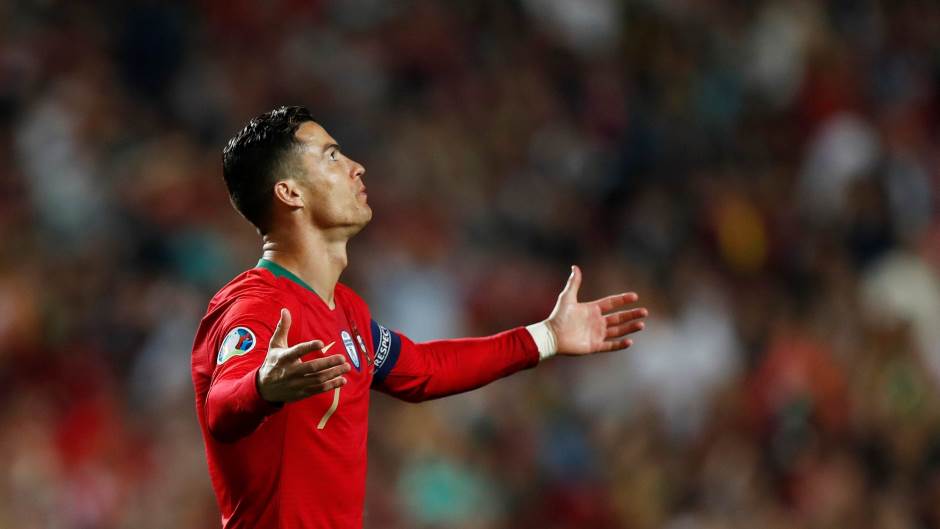 2019-03-25T200713Z_1107090915_RC1BEC907920_RTRMADP_3_SOCCER-EURO-POR-SRB