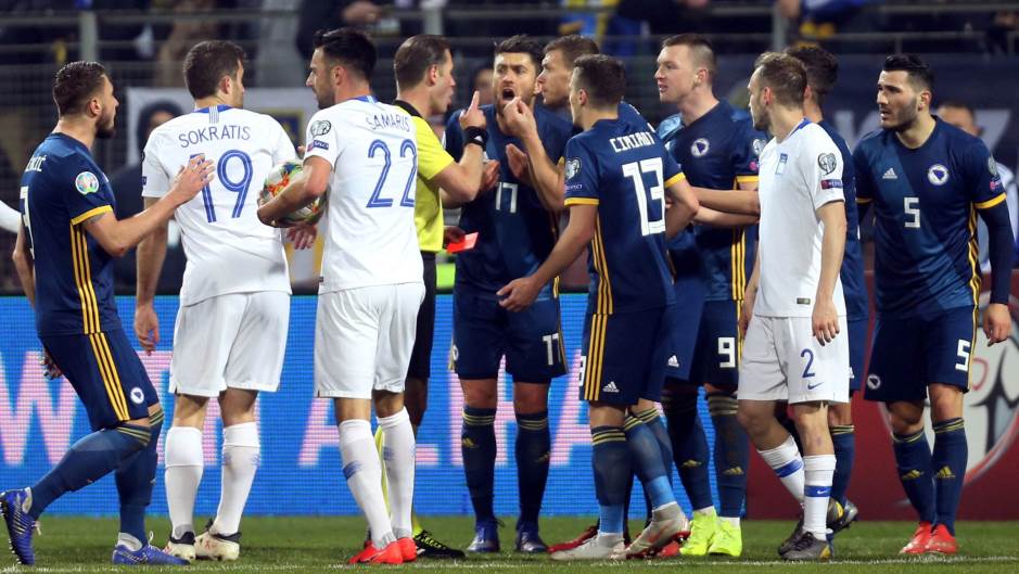 2019-03-26T211402Z_1872484428_RC1DD71F0A30_RTRMADP_3_SOCCER-EURO-BIH-GRC