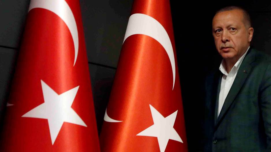 2019-03-31T192635Z_913590853_RC1A098A99F0_RTRMADP_3_TURKEY-ELECTION