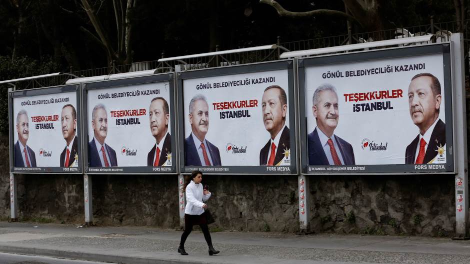 2019-04-01T103154Z_896594119_RC1A2DF510E0_RTRMADP_3_TURKEY-ELECTION