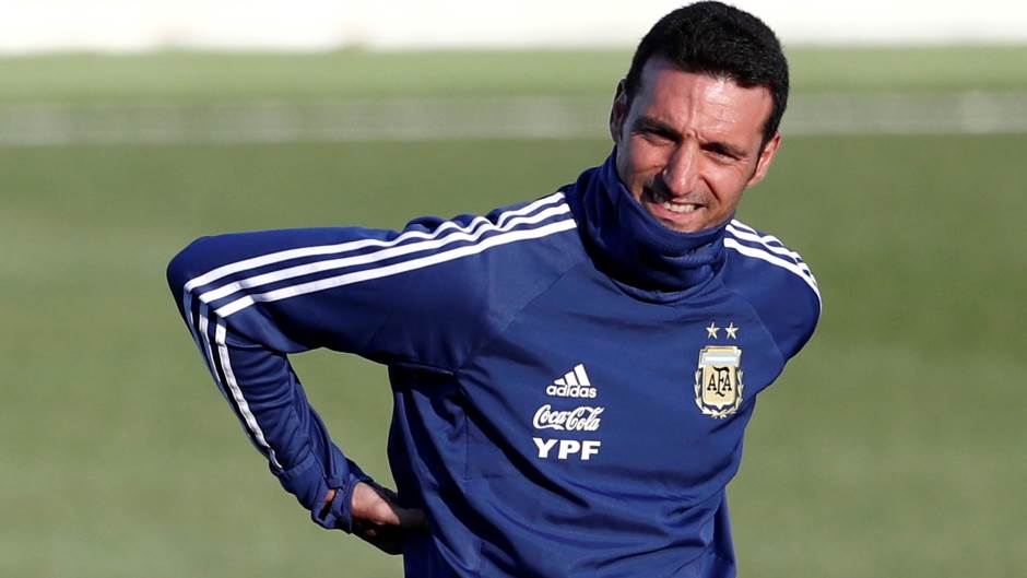 2019-04-09T112850Z_2119039395_RC1B482995A0_RTRMADP_3_SOCCER-ARGENTINA-SCALONI