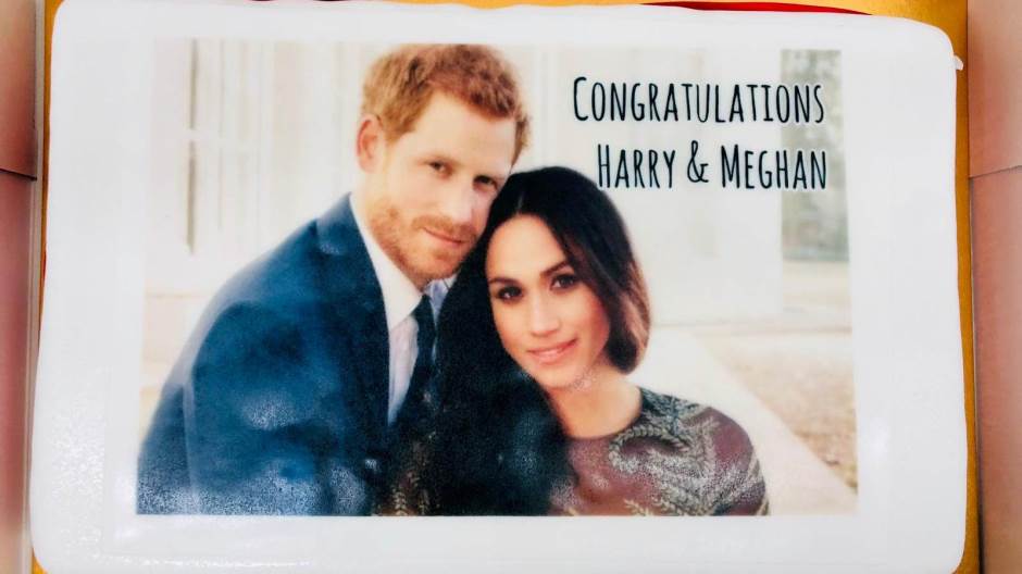 2019-04-17T015856Z_578343774_RC19D3D3A0A0_RTRMADP_3_BRITAIN-ROYALS-BABY-SUPERFANS