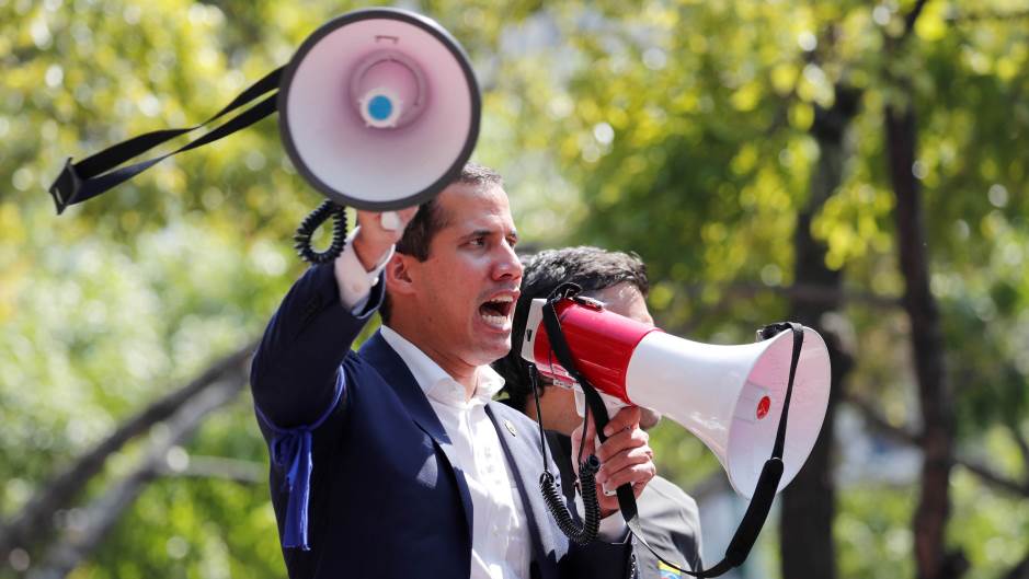 2019-04-30T142311Z_1676940338_RC1D7E41E640_RTRMADP_3_VENEZUELA-POLITICS