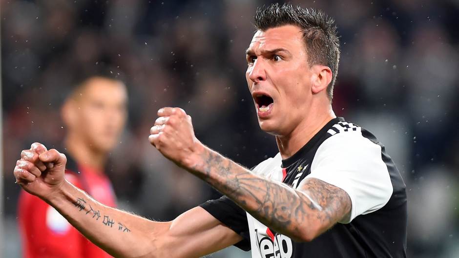 2019-05-19T201506Z_1210645786_RC1C09D24DB0_RTRMADP_3_SOCCER-ITALY-JUV-ATT