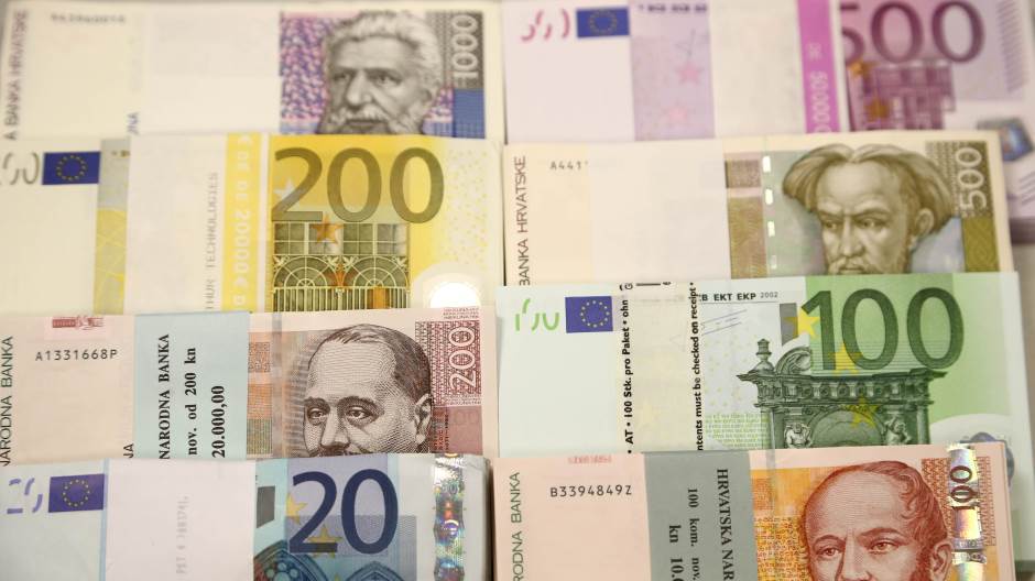 2019-05-22T113724Z_808783282_RC120BE27040_RTRMADP_3_CROATIA-RAIFFEISENBANK