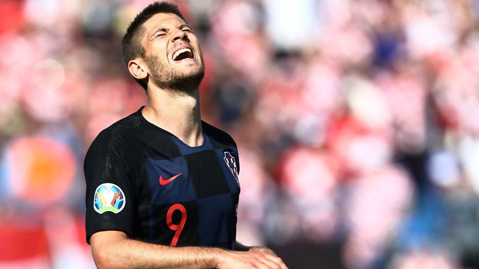 2019-06-08T145447Z_2102317711_RC1C105062B0_RTRMADP_3_SOCCER-EURO-CRO-WAL