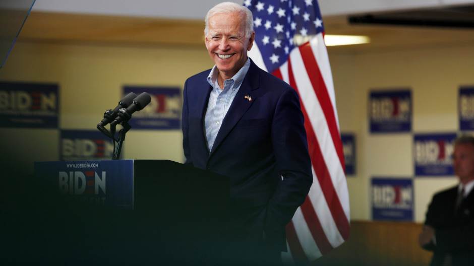 2019-06-12T023847Z_604126295_RC19ADDB0390_RTRMADP_3_USA-ELECTION-BIDEN-TRUMP