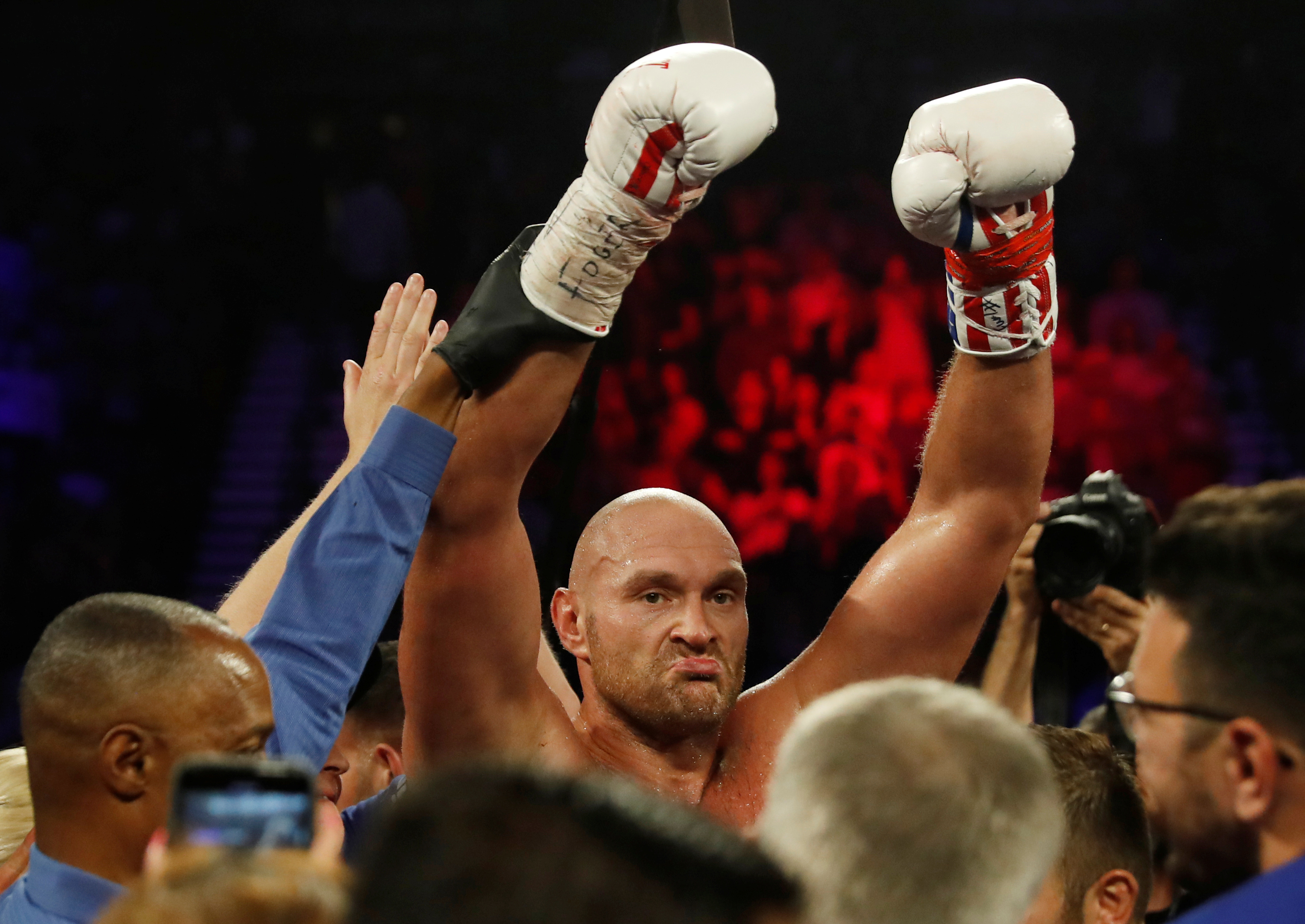 2019-06-16T050318Z_1117962279_RC1B027921E0_RTRMADP_3_BOXING-HEAVYWEIGHT-FURY-SCHWARZ