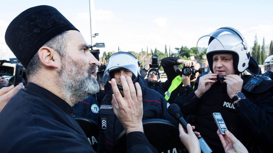 2019-12-26T131324Z_138071003_RC213E9MBT59_RTRMADP_3_MONTENEGRO-PROTEST
