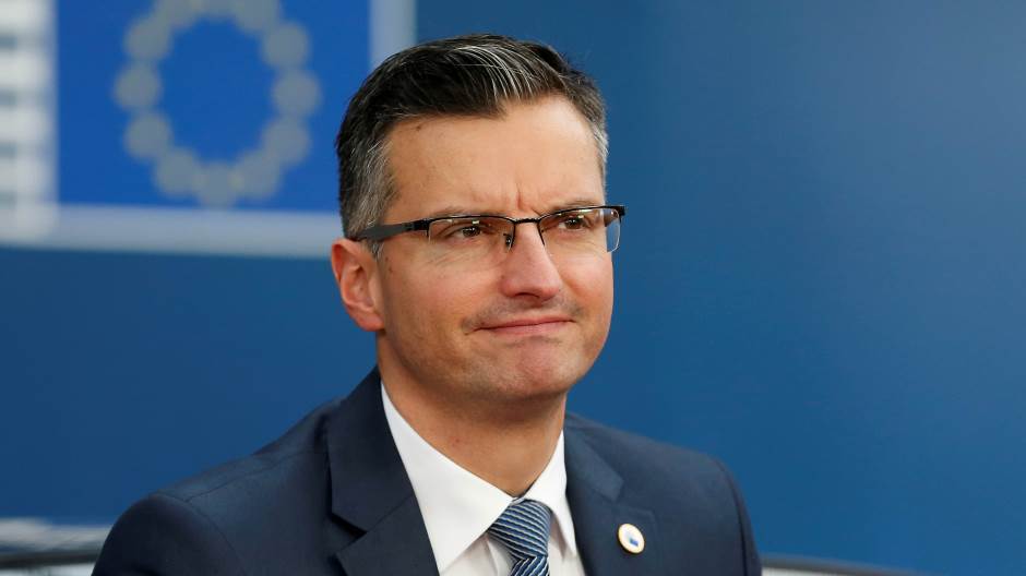 2020-01-27T101445Z_157851055_RC2AOE9OZ6T7_RTRMADP_3_SLOVENIA-GOVERNMENT