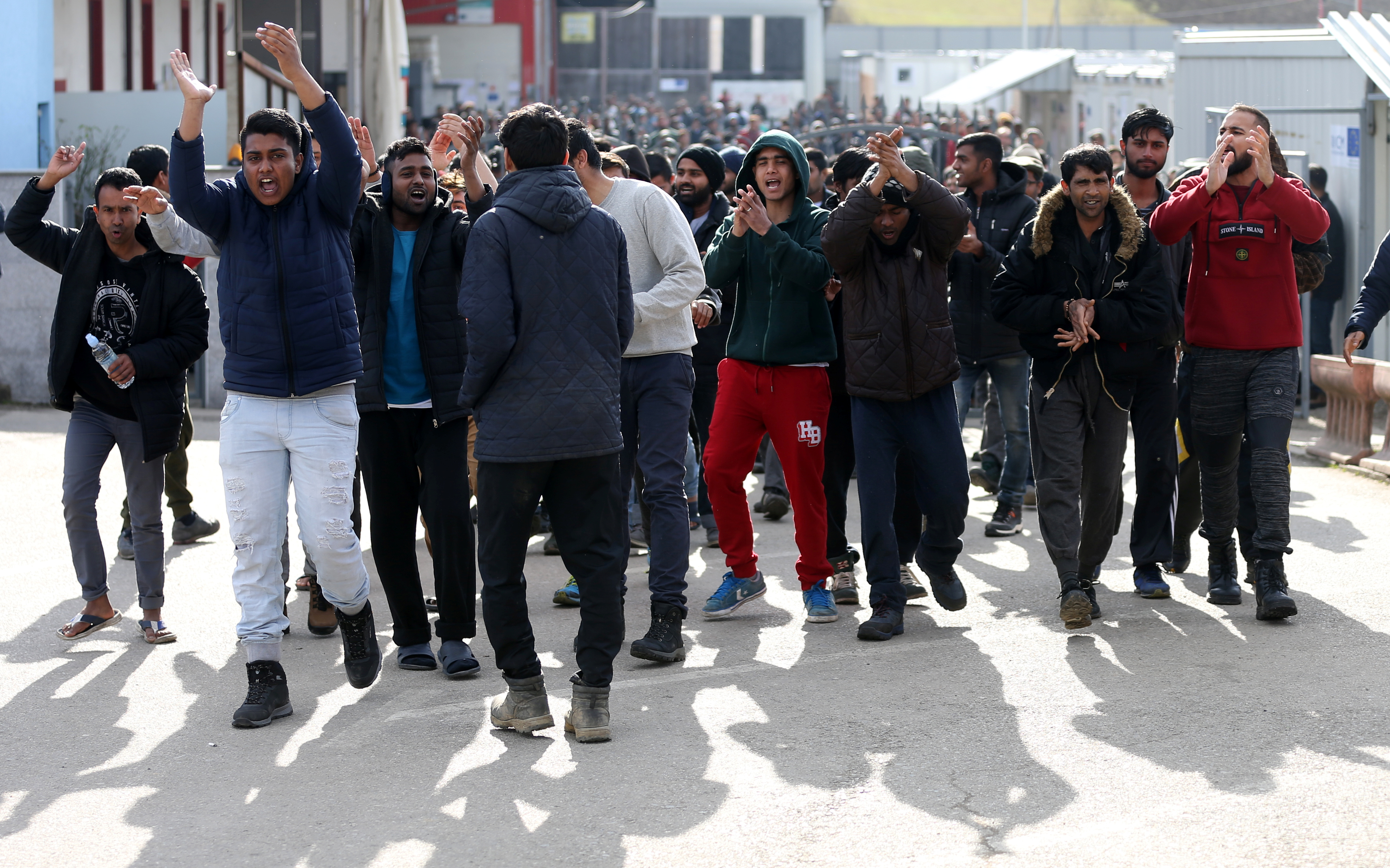 2020-02-15T144720Z_1129626712_RC221F9D66HN_RTRMADP_3_EUROPE-MIGRANTS-BOSNIA