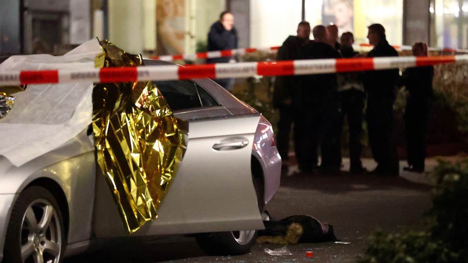 2020-02-20T021212Z_1186624162_RC2Z3F96G4NY_RTRMADP_3_GERMANY-SHOOTING