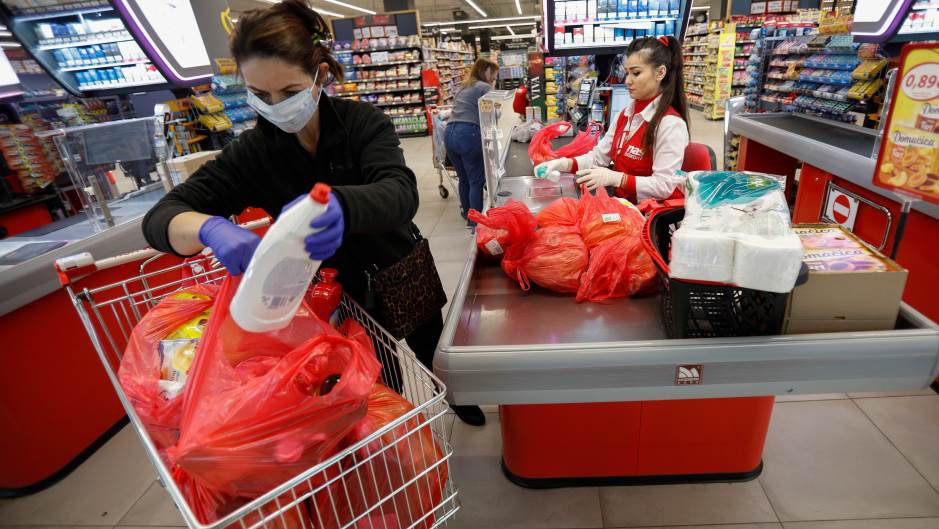 2020-03-16T143750Z_238230879_RC22LF9GH8DP_RTRMADP_3_HEALTH-CORONAVIRUS-MONTENEGRO