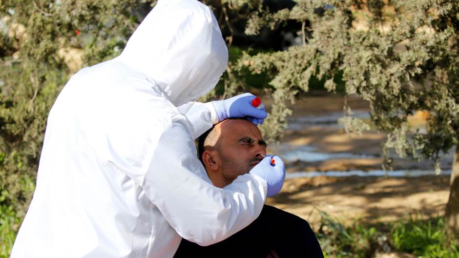 2020-03-29T114133Z_590957812_RC2NTF94P6X1_RTRMADP_3_HEALTH-CORONAVIRUS-ISRAEL-PALESTINIANS