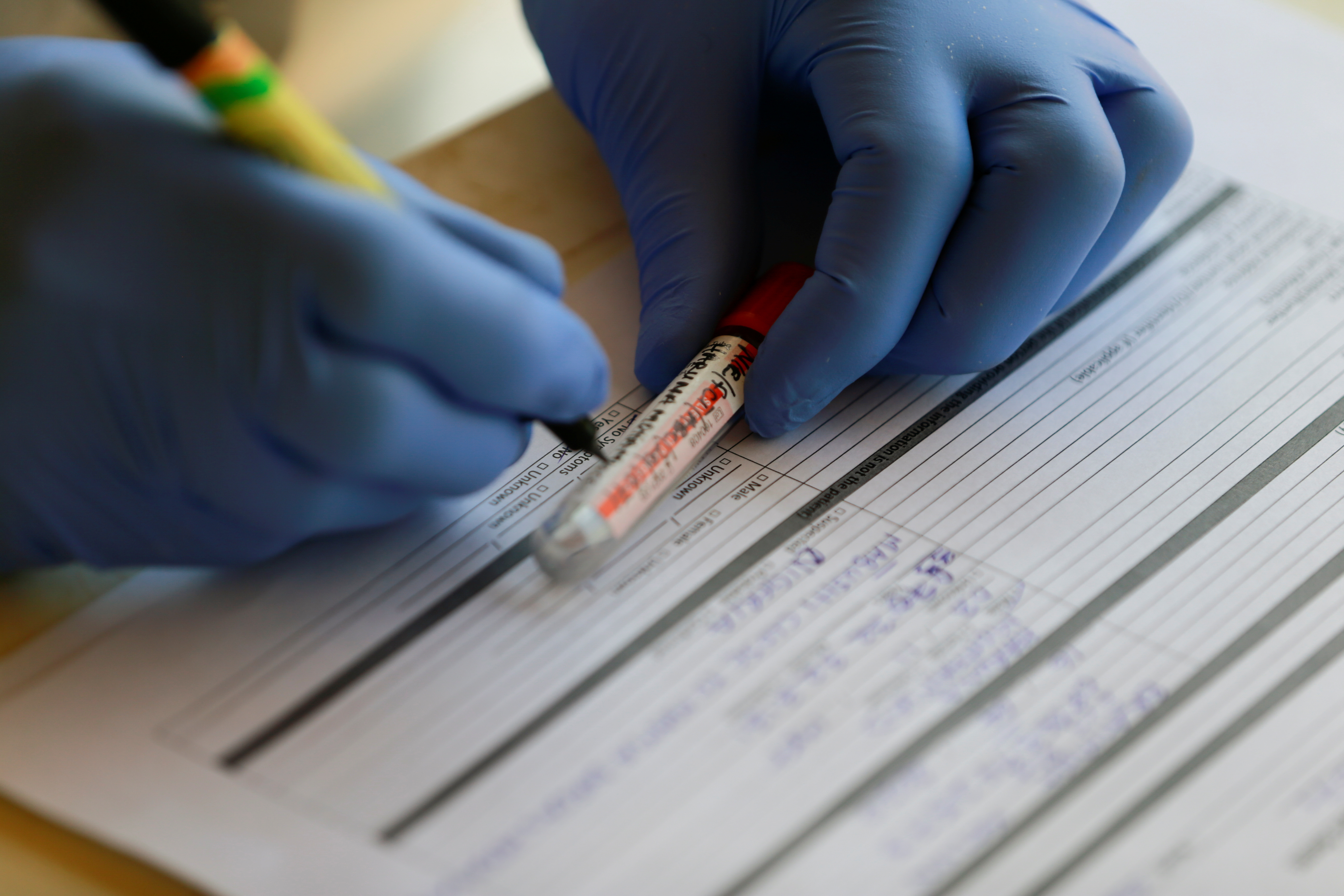 2020-04-16T153623Z_2122558619_RC2R5G9VGMGC_RTRMADP_3_HEALTH-CORONAVIRUS-NIGERIA