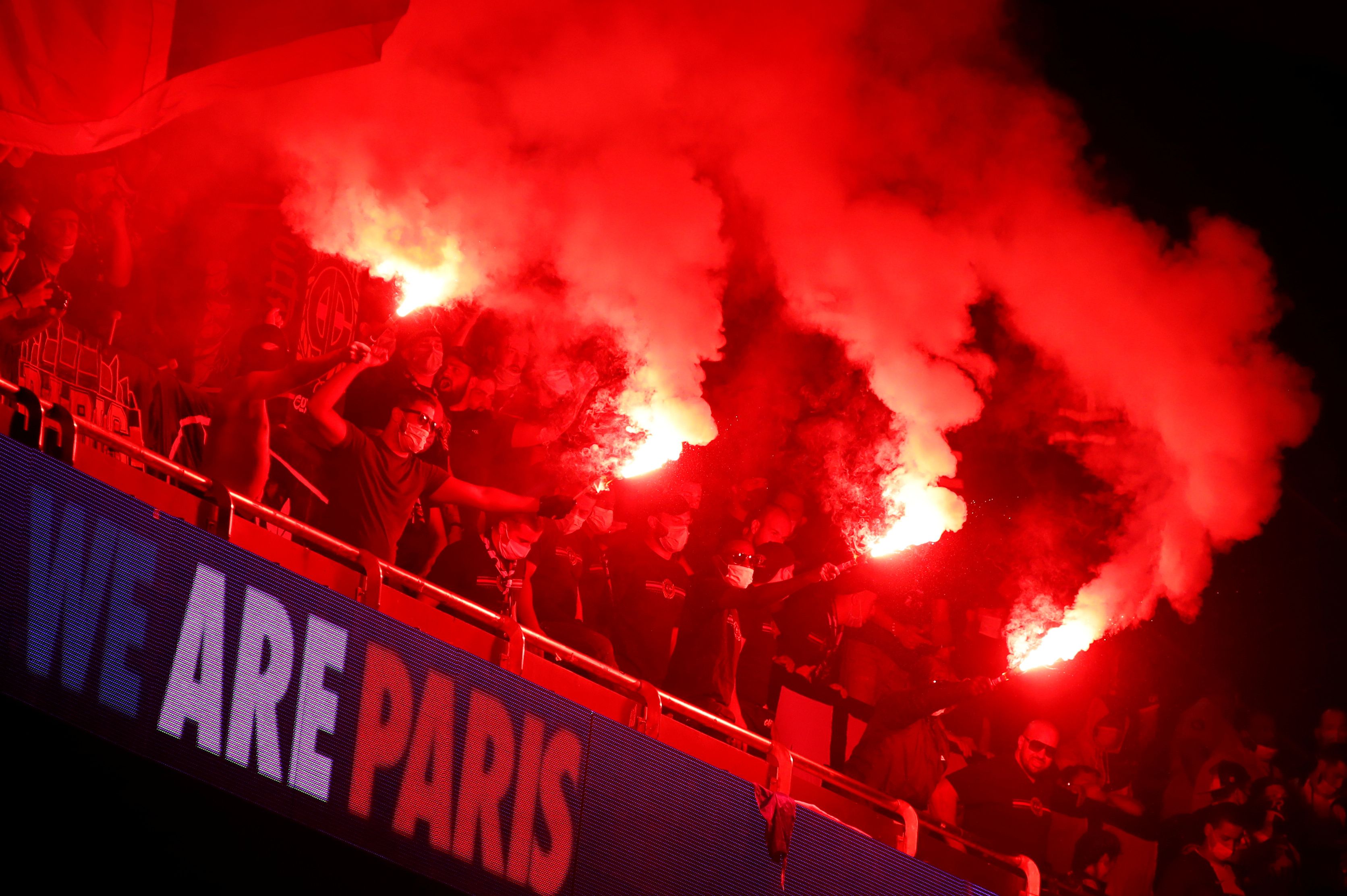 2020-08-23T201628Z_2111687358_RC2WJI9JKCCI_RTRMADP_3_SOCCER-CHAMPIONS-BAY-PSG-FANS