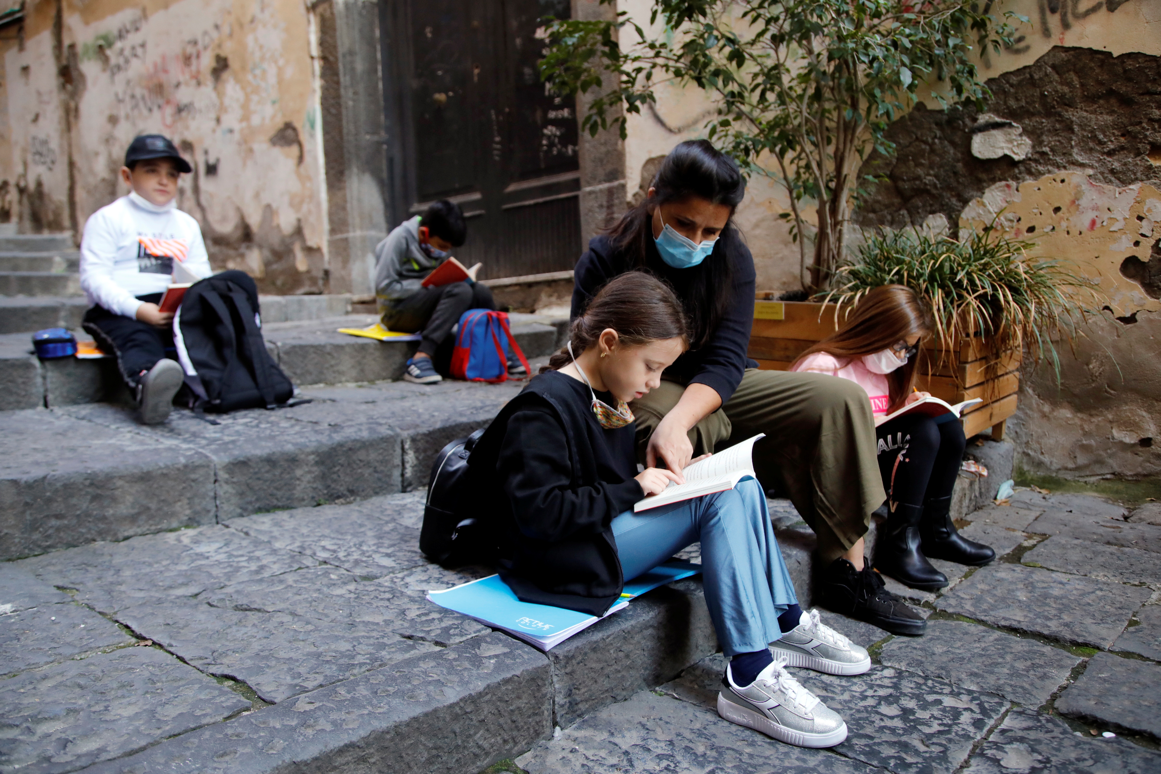 REUTERS/Ciro De Luca