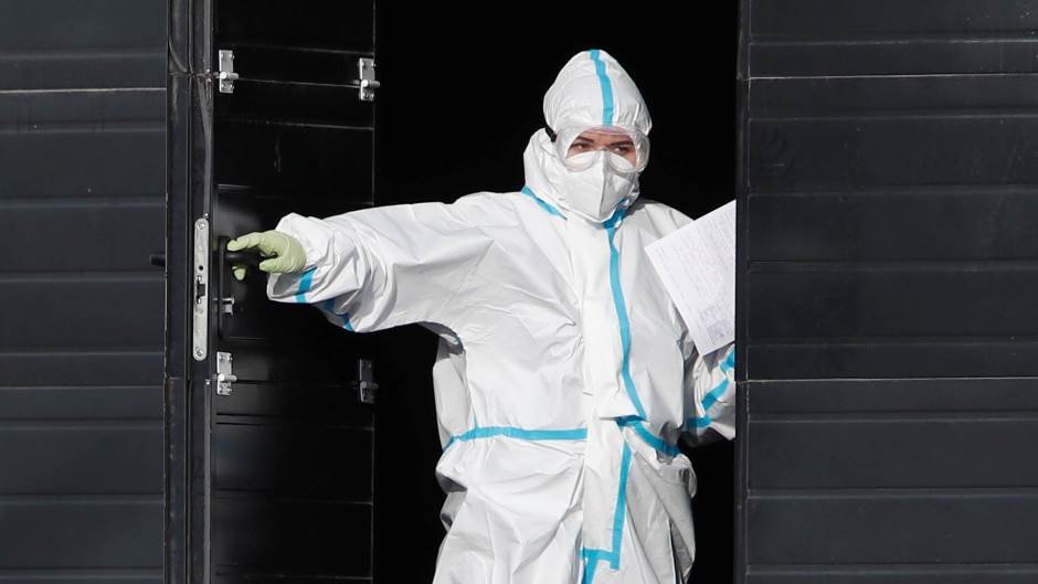 2020-10-23T122455Z_1752766586_RC2COJ9XMQA7_RTRMADP_3_HEALTH-CORONAVIRUS-RUSSIA