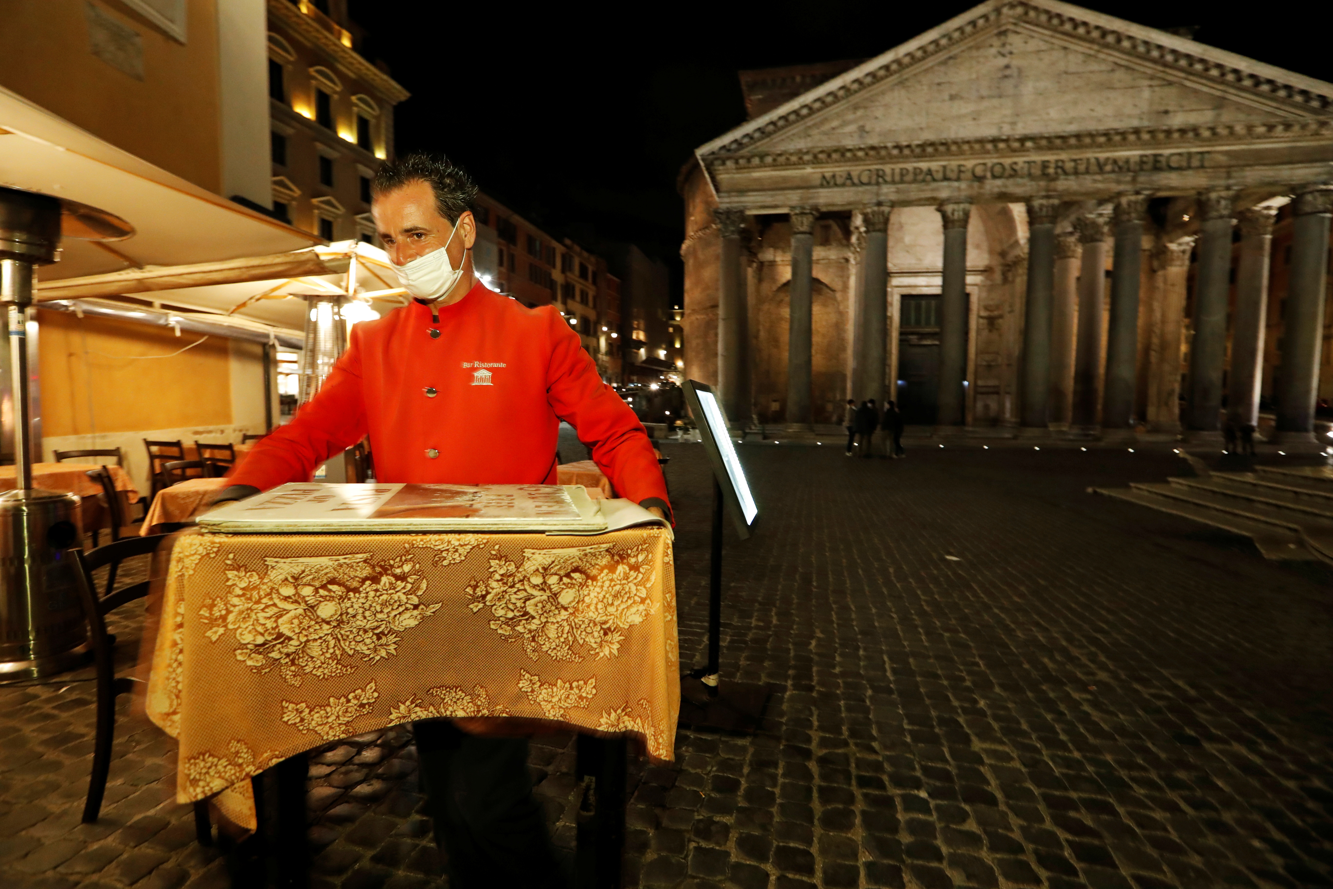 2020-10-23T220428Z_902972050_RC2MOJ902Q5T_RTRMADP_3_HEALTH-CORONAVIRUS-ITALY