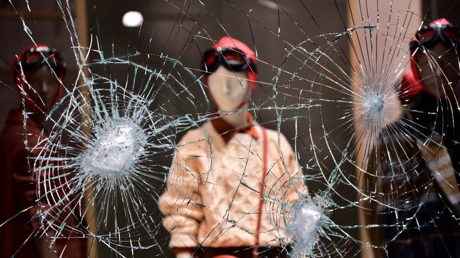 2020-10-26T234616Z_1927417283_RC2MQJ9INEUN_RTRMADP_3_HEALTH-CORONAVIRUS-ITALY