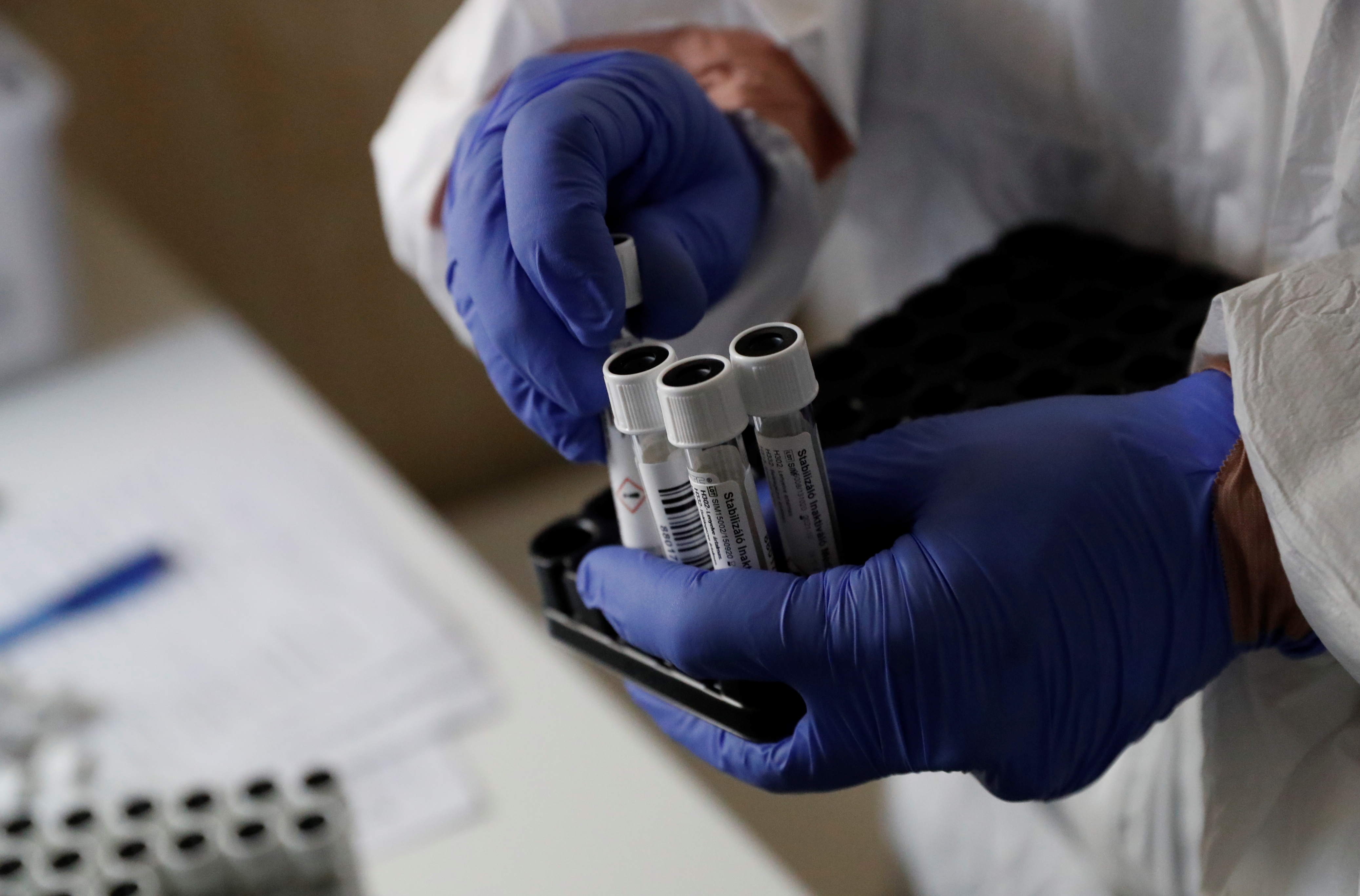 2020-10-27T112733Z_1368855333_RC2ZQJ9GTYC7_RTRMADP_3_HEALTH-CORONAVIRUS-HUNGARY