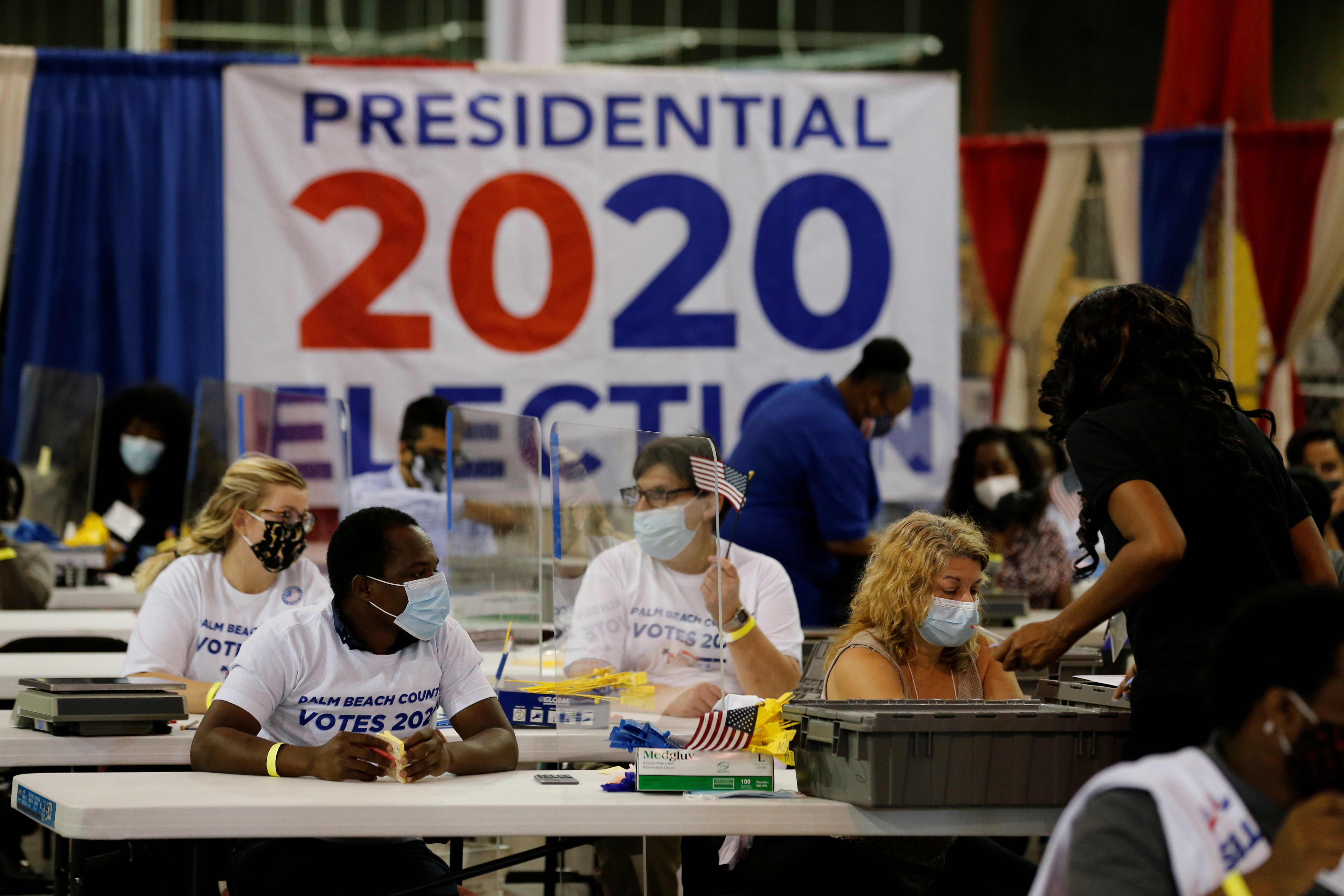 2020-11-03T234758Z_1577992278_RC2ZVJ92F0OH_RTRMADP_3_USA-ELECTION-FLORIDA
