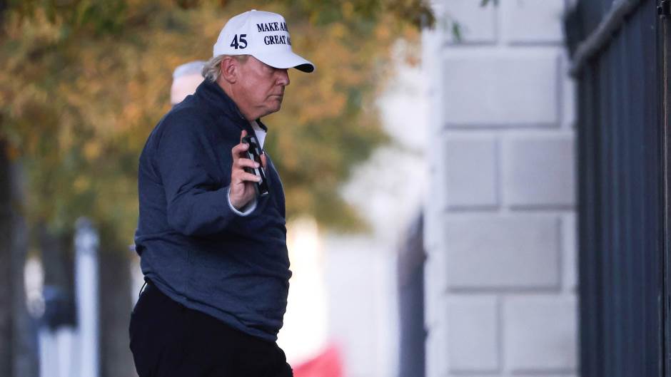 2020-11-07T203110Z_1397718719_RC2KYJ9TI0IT_RTRMADP_3_USA-ELECTION-TRUMP