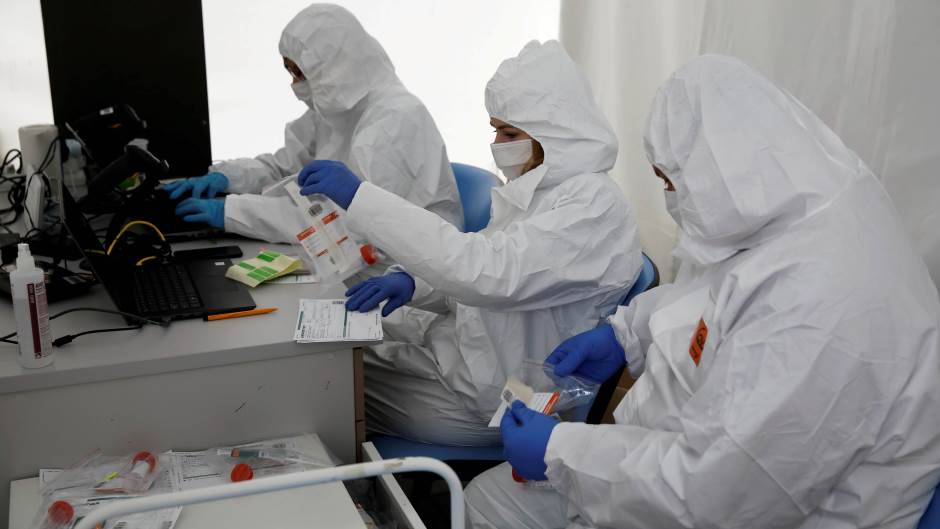 2020-11-25T101031Z_1411766227_RC2AAK9NTVFT_RTRMADP_3_HEALTH-CORONAVIRUS-POLAND