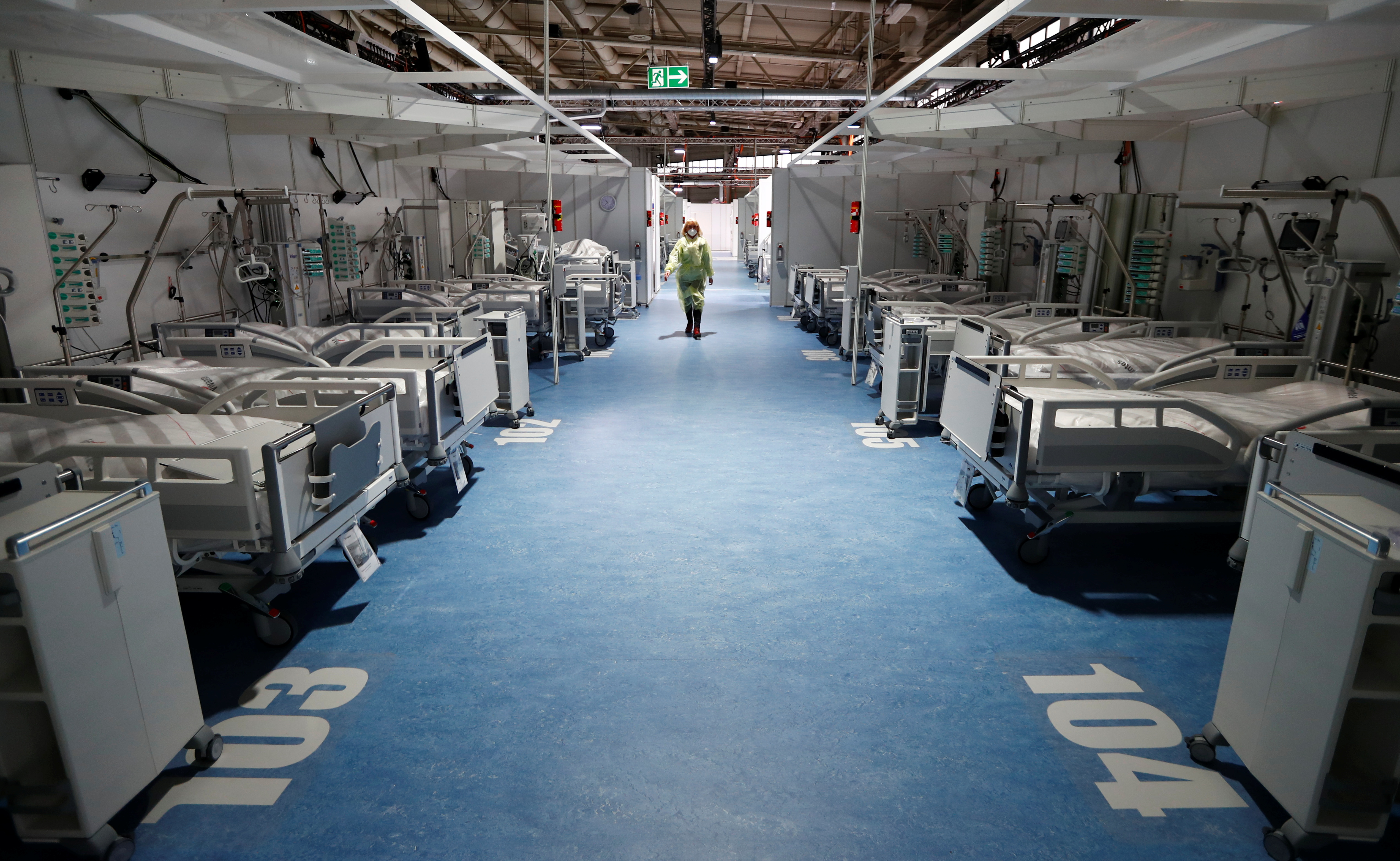 2020-11-26T122914Z_258636847_RC20BK9CJXOQ_RTRMADP_3_HEALTH-CORONAVIRUS-GERMANY-HOSPITAL