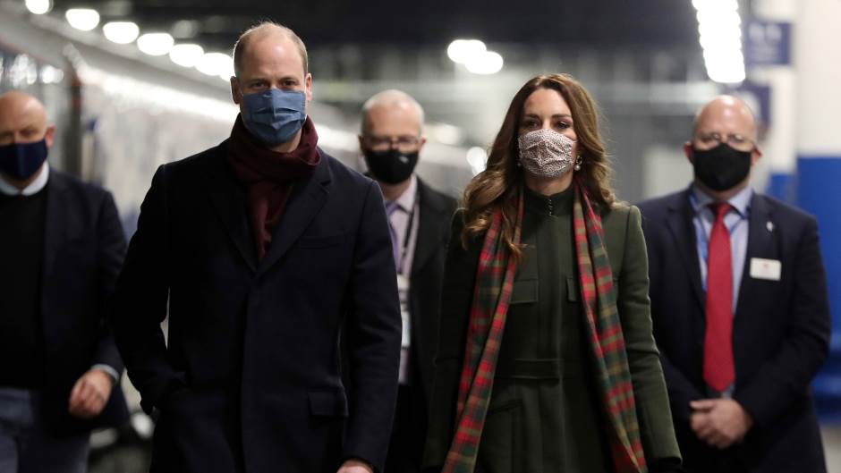 2020-12-06T230346Z_493476232_RC2ZHK9KJU5E_RTRMADP_3_HEALTH-CORONAVIRUS-BRITAIN-ROYALS