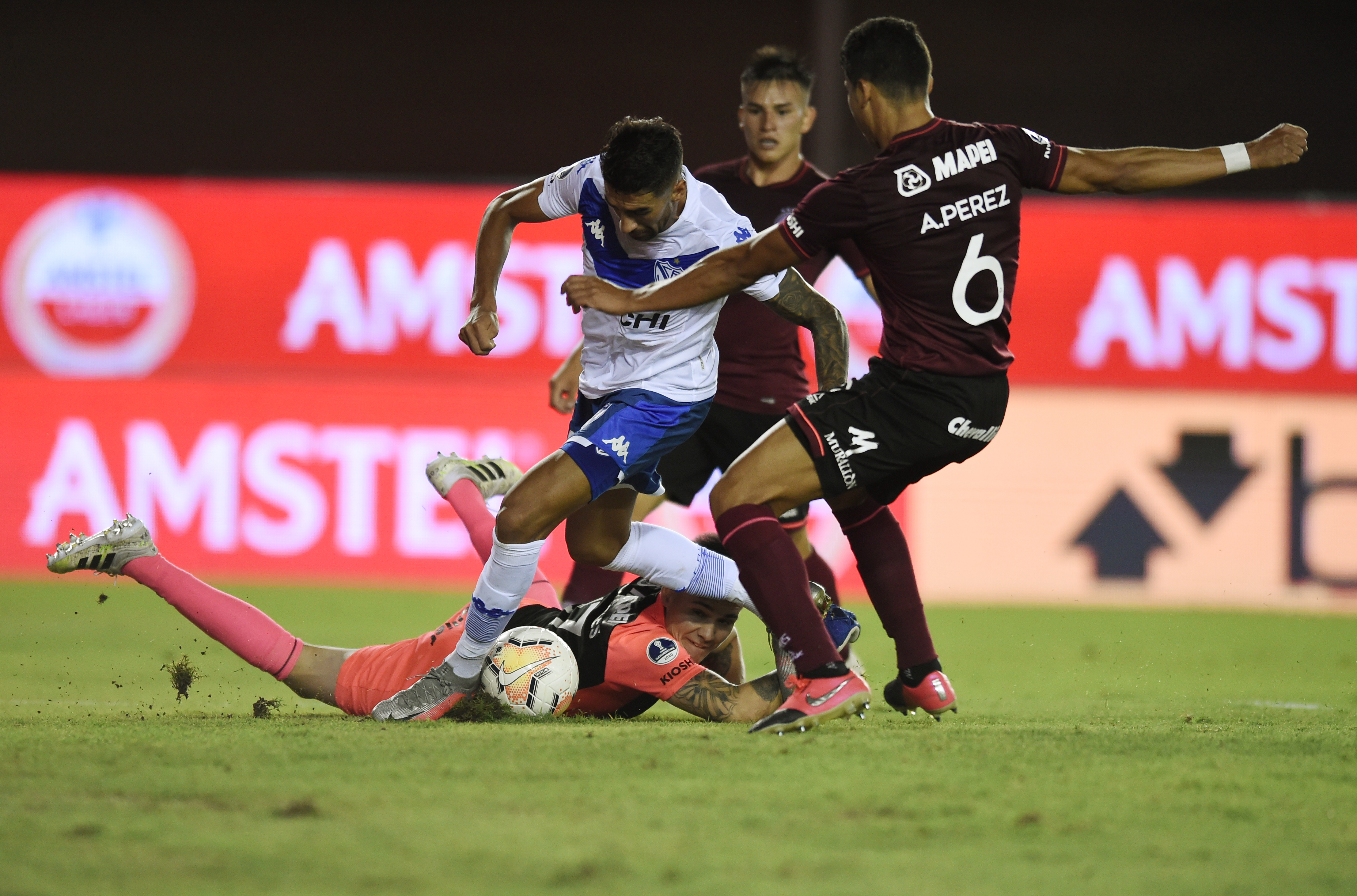 Copa Sudamericana - Semi final - Second Leg - Lanus v Velez Sarsfield