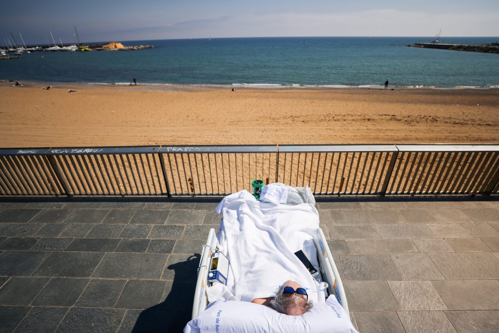 2021-03-26T123025Z_624947792_RC2ZIM9YB150_RTRMADP_3_HEALTH-CORONAVIRUS-SPAIN-SEA-THERAPY-1024x683.jpg