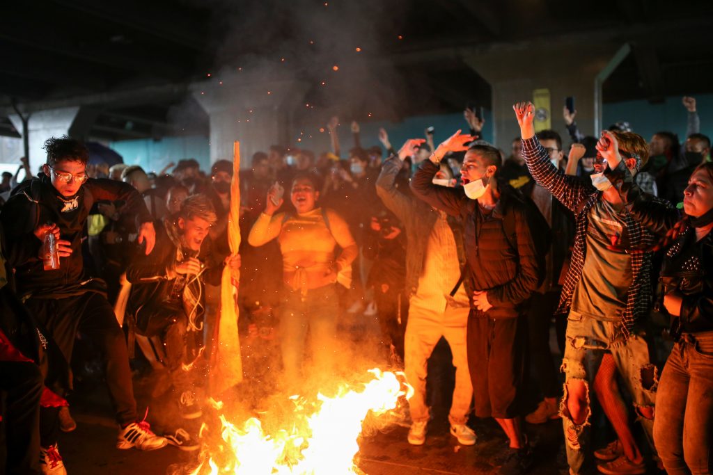 2021-04-28T130214Z_174884820_RC215N9AUNB3_RTRMADP_3_COLOMBIA-PROTESTS-1024x683.jpg