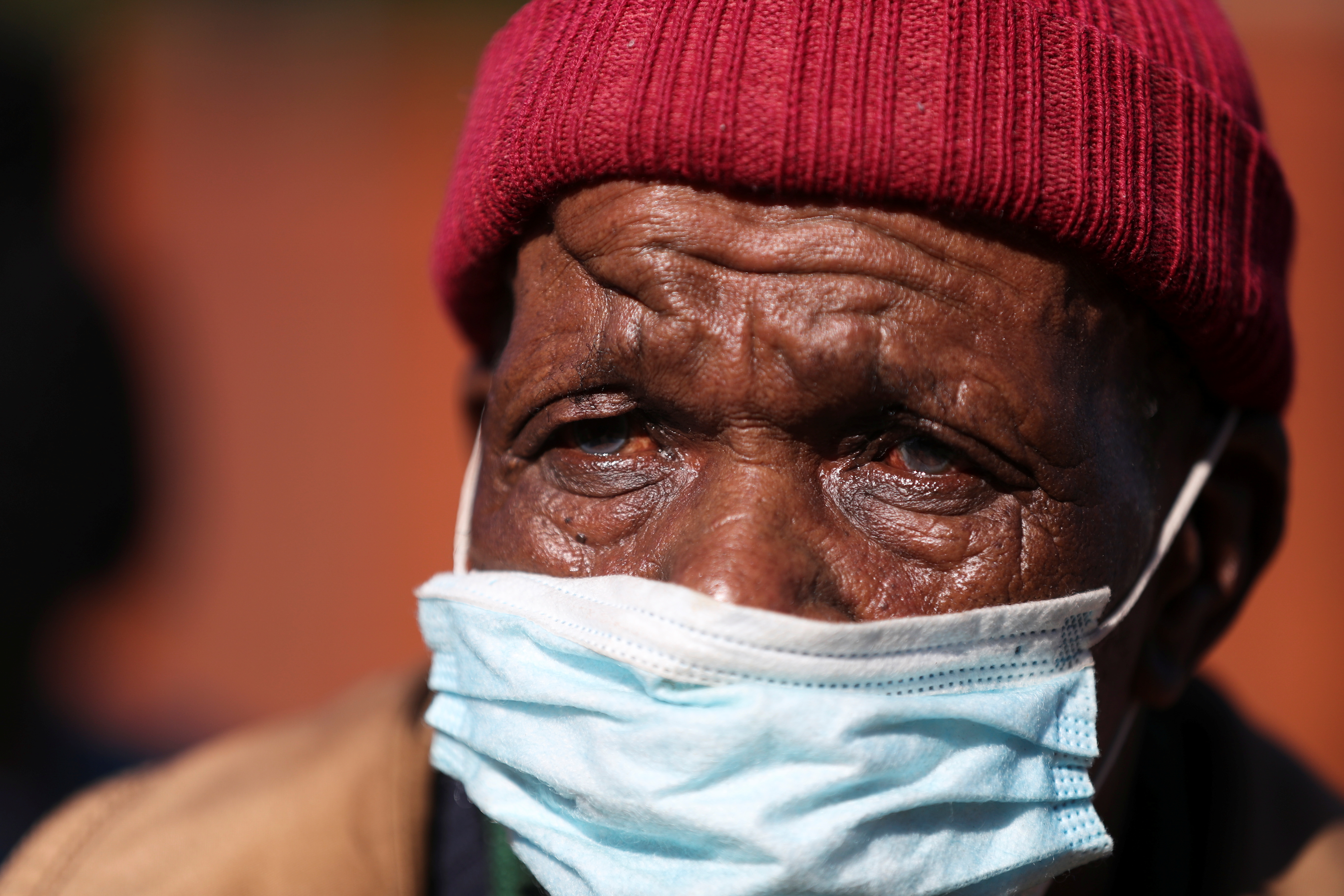 afrika, koronavirus, maska, covid, stariji