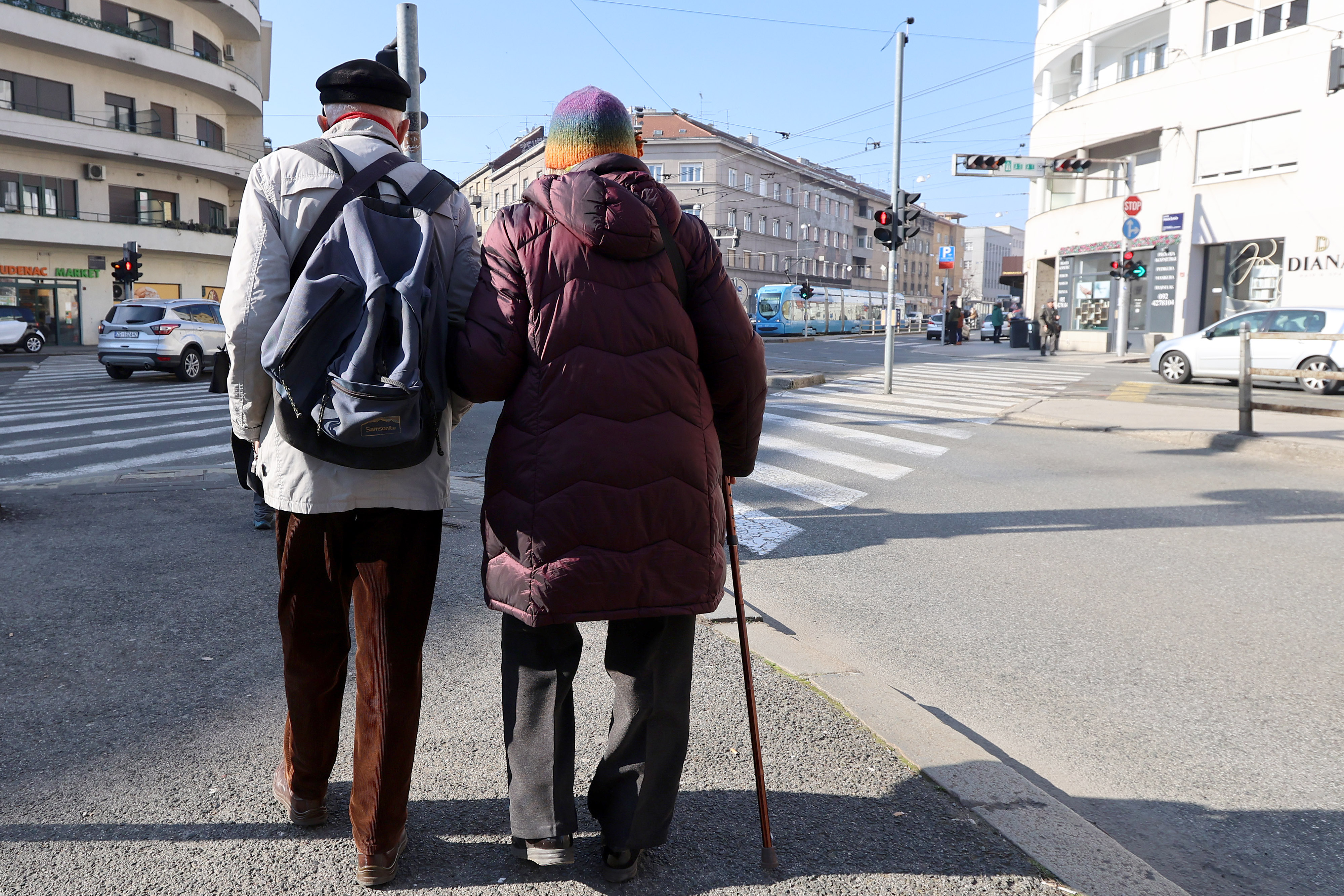 počinje isplata mirovina korisnicima racuna otvorenih u bankama