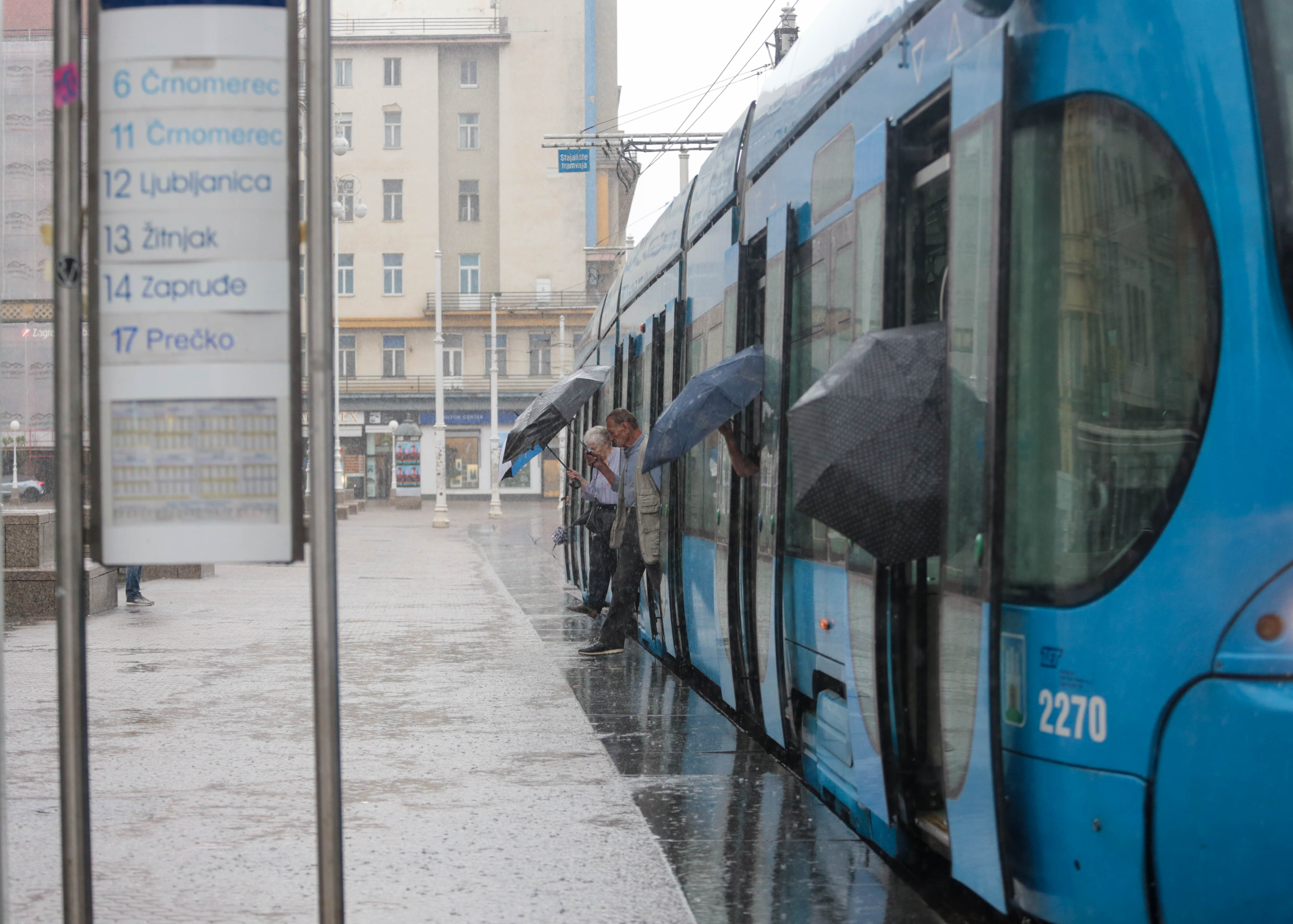 Zagreb je pogodila kisa i nevrijeme u jutarnjim satima